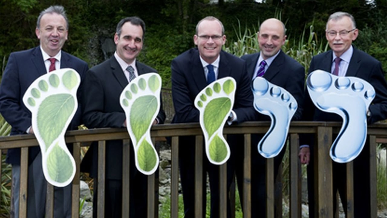 Pictured: Cyril Draper, Carbery Greener Dairy Farms Project participant and Vice Chairman; Minister for Agriculture, Food and the Marine, Mr Simon Coveney, T.D.; Donal Tobin, Chairman 