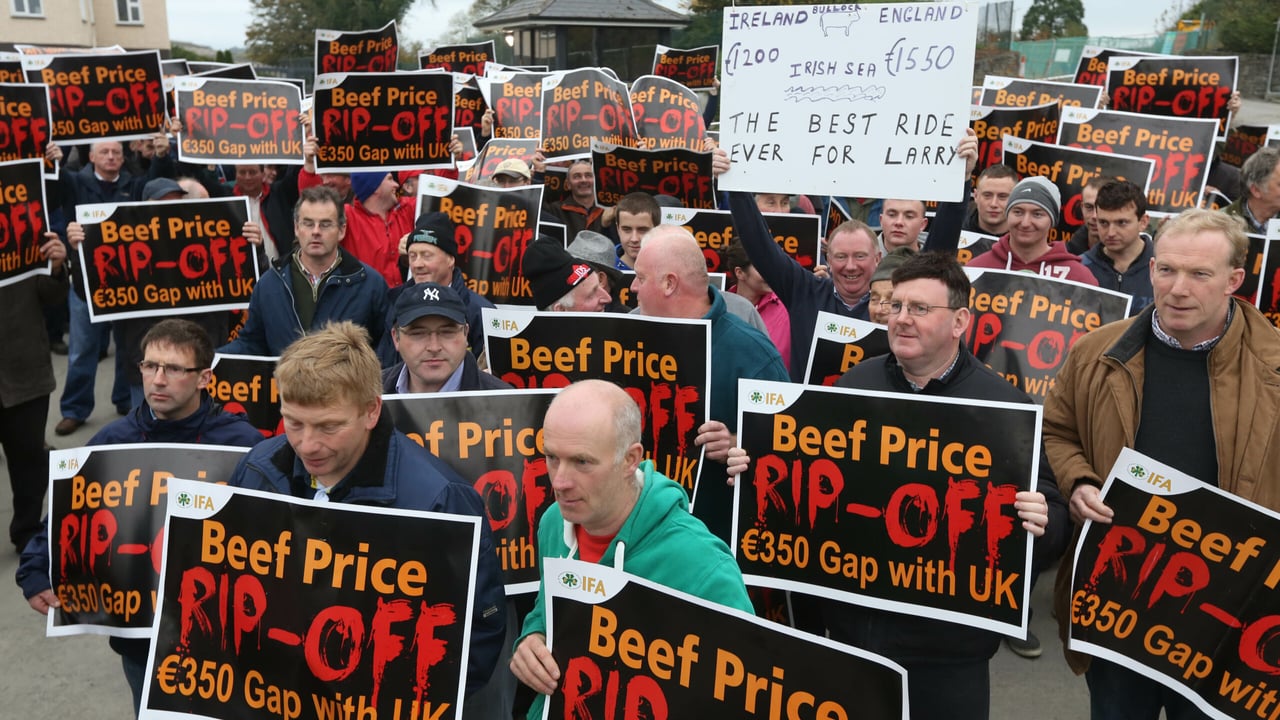 Farmers protest outside the Meadow Meats plant in Rathdowney Co Laois.