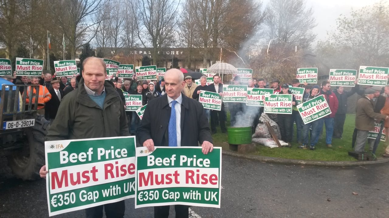 Henry Burns, IFA Livestock Chairman and Eddie Downey, IFA President, at Kepak Clonee.