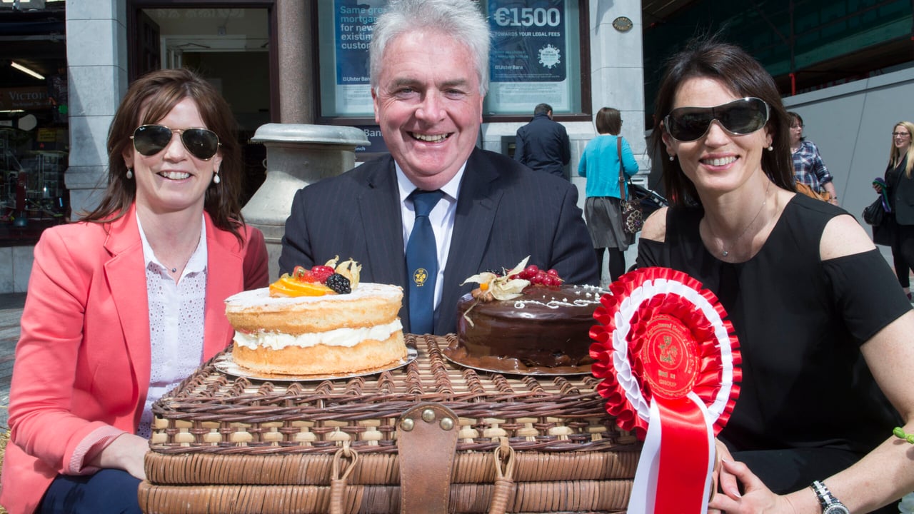 Aoife Keohane Ulster Bank ,  Gerard Murphy Chairman Munster Agricultural Society  and Tracy Coyne winner of the Great Bake Ulster Bank. 
