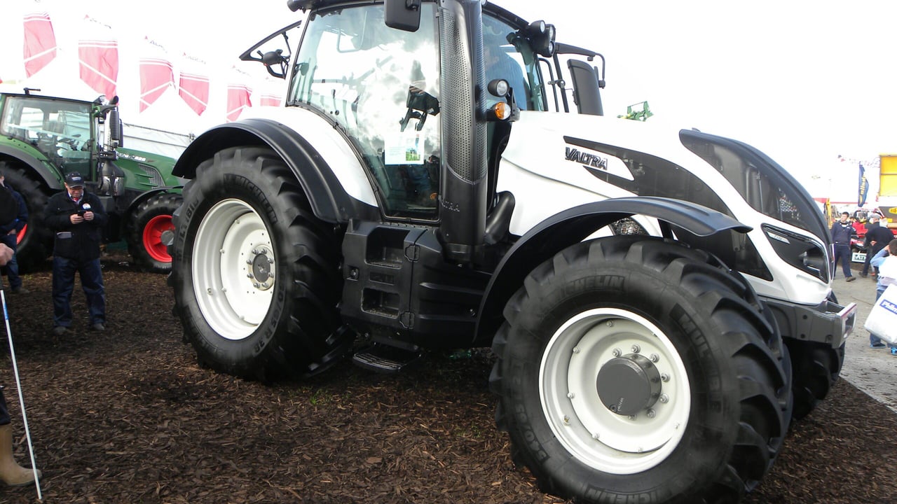 Valtra T-Series 141