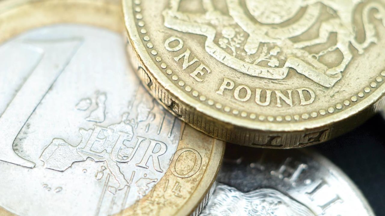 Sterling hits lowest point in eight weeks as Brexit looms