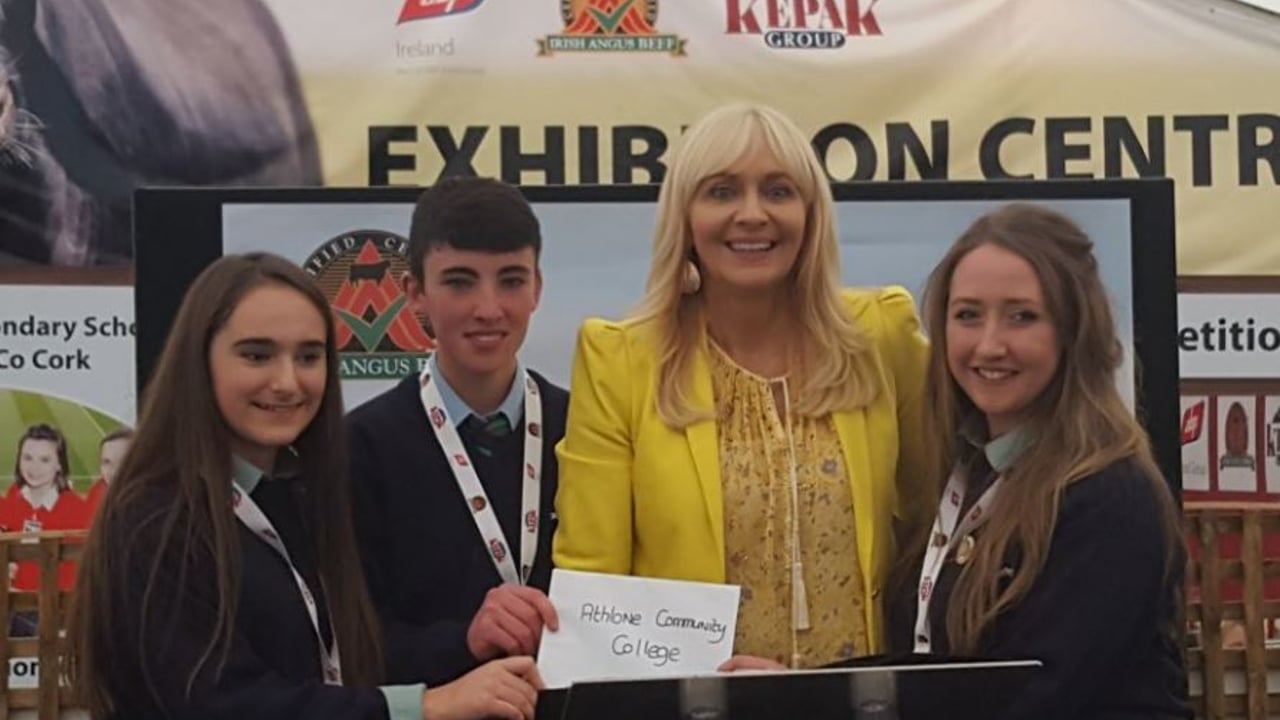 Miriam O'Callaghan makes a presentation to the students of Athlone Community College