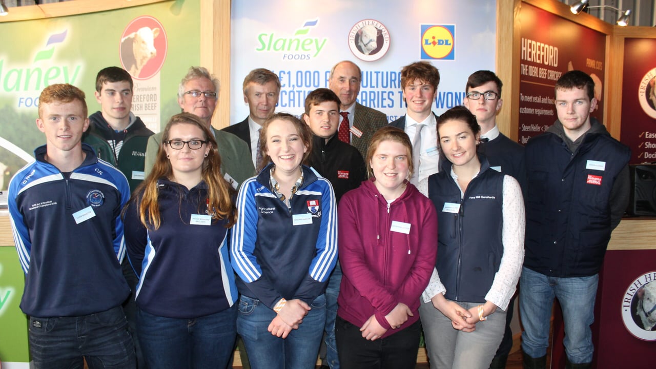 The ten finalists alongside Liam Philpott (IHBS President), Rory Fanning – Slaney Foods Managing Director, Matt Dempsey – Chairman of The Agricultural Trust,