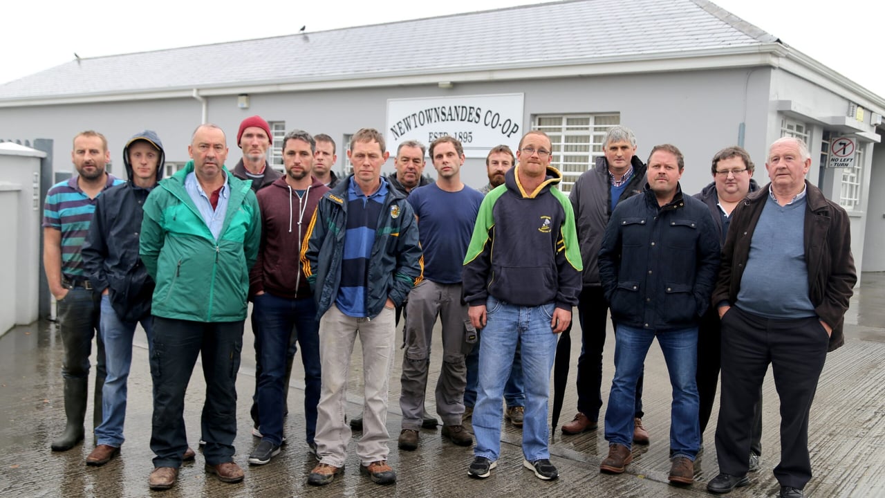 Farmers protesting outside the offices of Newtownsandes' Co-op in North Kerry