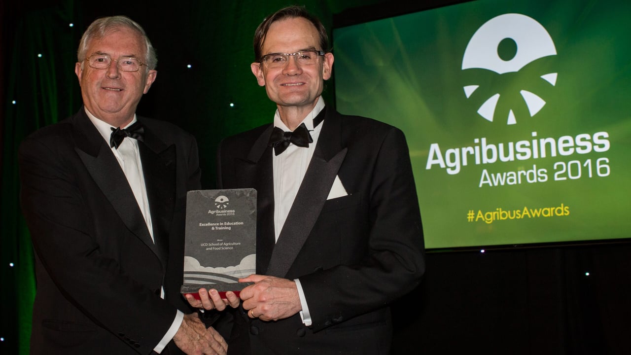 UCD Dean of Agriculture, Professor Alexander Evans accepting the award from Michael Berkery, FBD Chairman. 