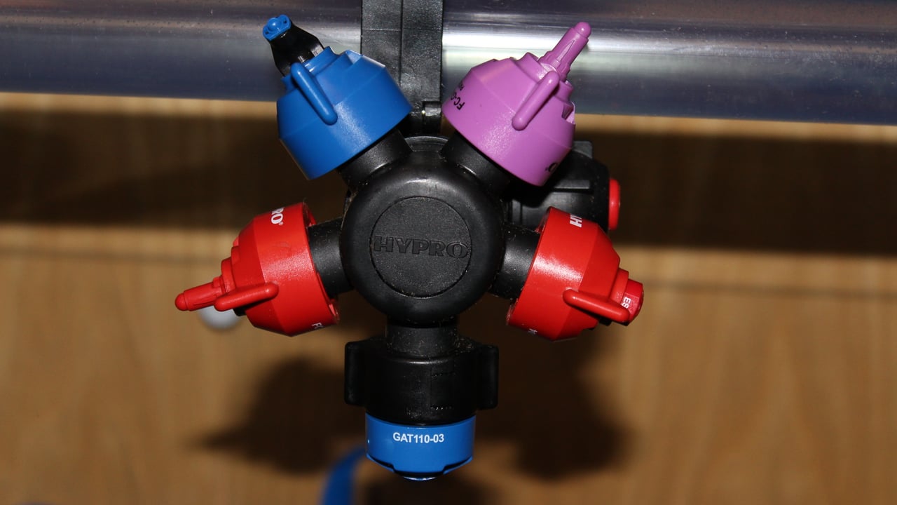 Sprayer nozzles