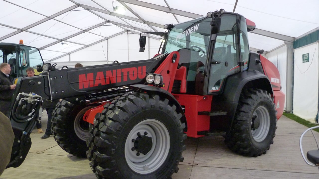Manitou unveils new articulated-steer telehandler as part of its agri-range