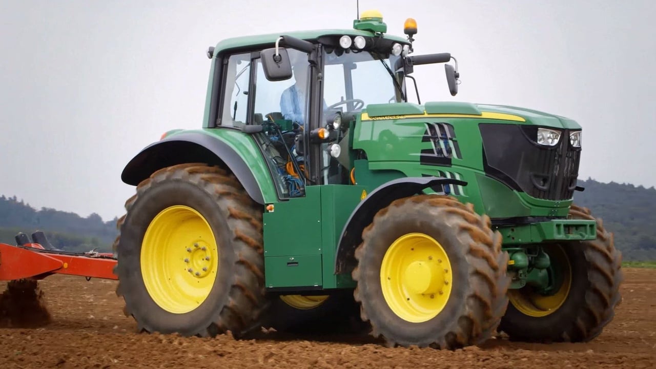 A 'still' image from John Deere's SESAM electric tractor video