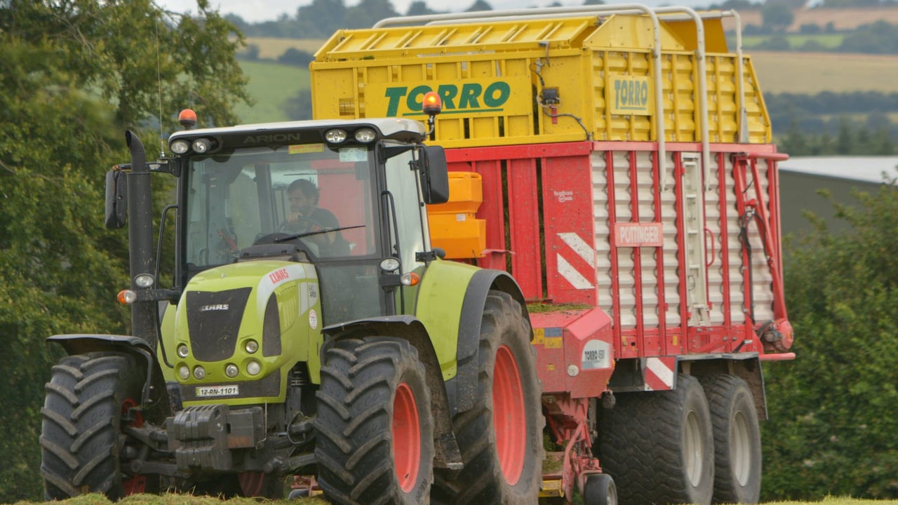 How much do contractors charge per acre for 'wagon' silage?