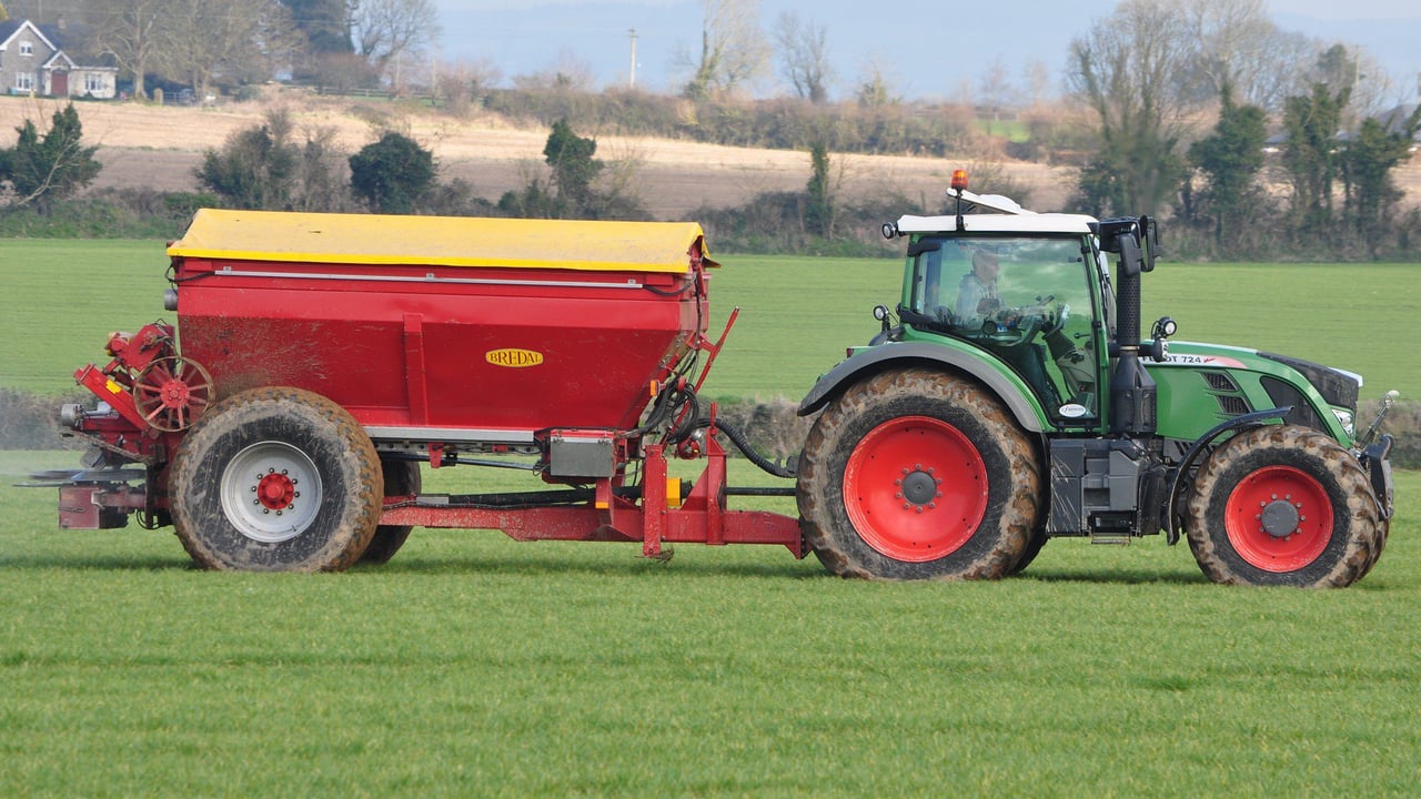 Chart: Which are the top-rated tractor brands?