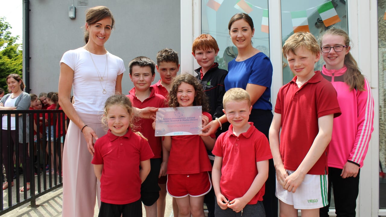 Anna Moore, Timahoe National School; Ellie Mae Flaherty; Grainne Ramsbottom; Patrick Bowe; Luke Devitt; Laura Miller; Adam Miller; John Hanley; Billy Ramsbottom; Deirdre O'Shea of Agri Aware and Laura Miller