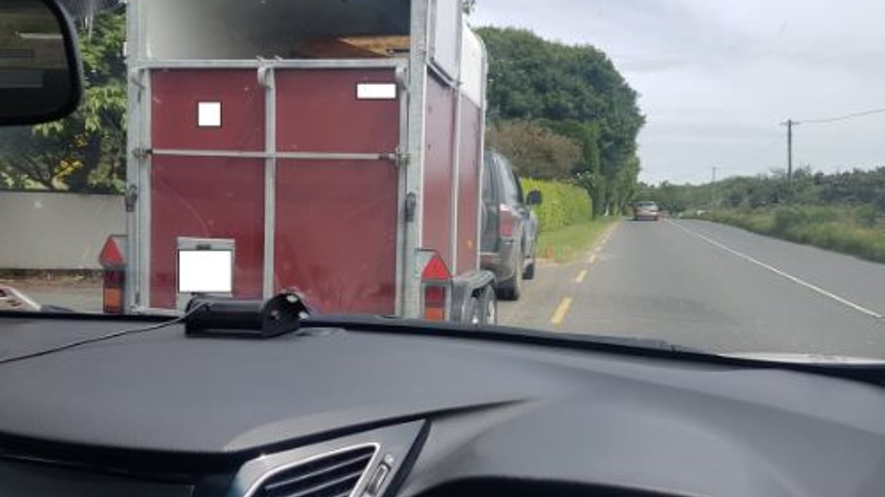 Jeep driver to end up in court after towing trailer with incorrect licence