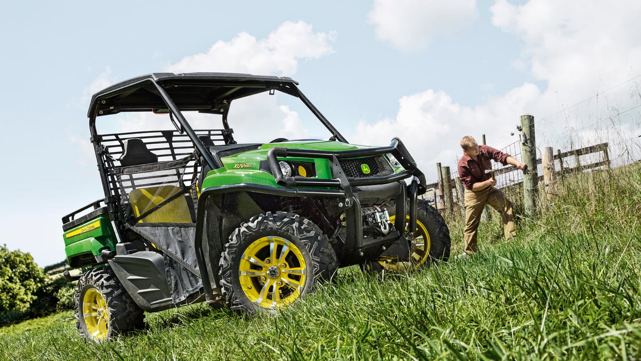 XUV 590i Gator