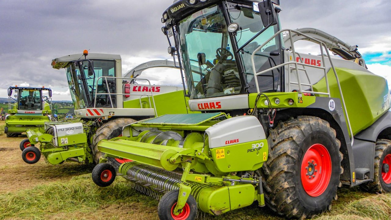 Pics: New, classic and vintage machinery in action at 'De Courcey' demo in Cork