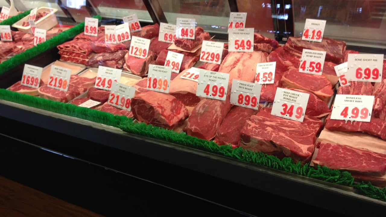 Welsh farmers threaten court action to stop 'tariff-free' Irish imports