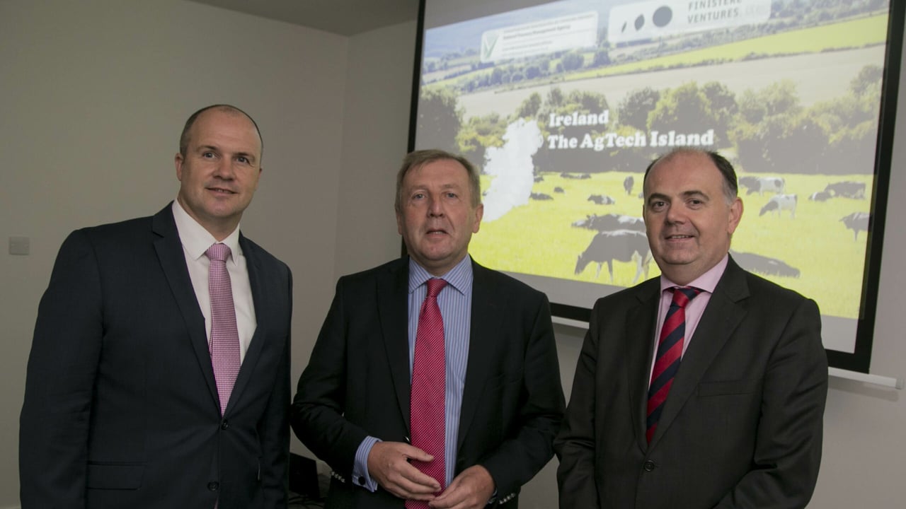 Minister for Agriculture, Food and the Marine, Michael Creed TD, with Finistere’s Kieran Furlong, Ireland AgTech Fund partner (left) and Cathal Fitzgerald, the Ireland Strategic Investment Fund’s Head of Agricultural Investments (right).
Image source: Colm Mahady / Fennells, Fennell Photography