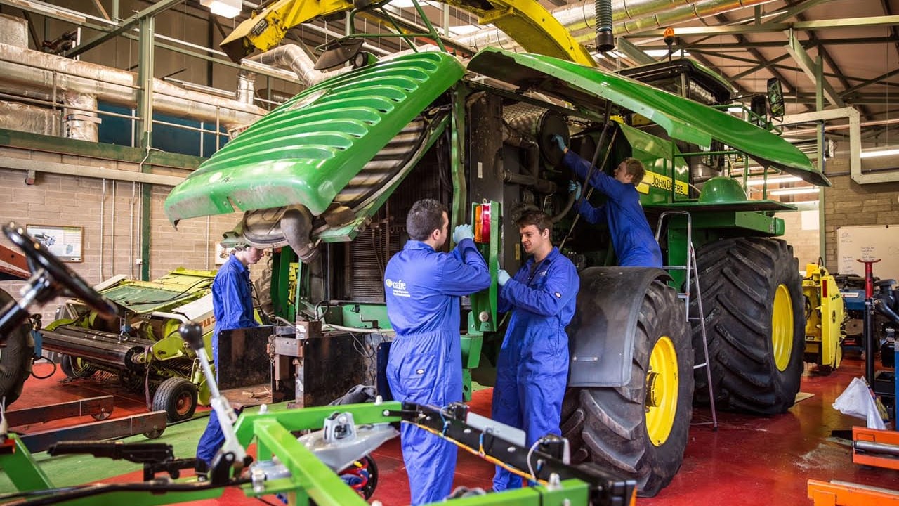IT Tralee forms new partnership to benefit agri engineering students