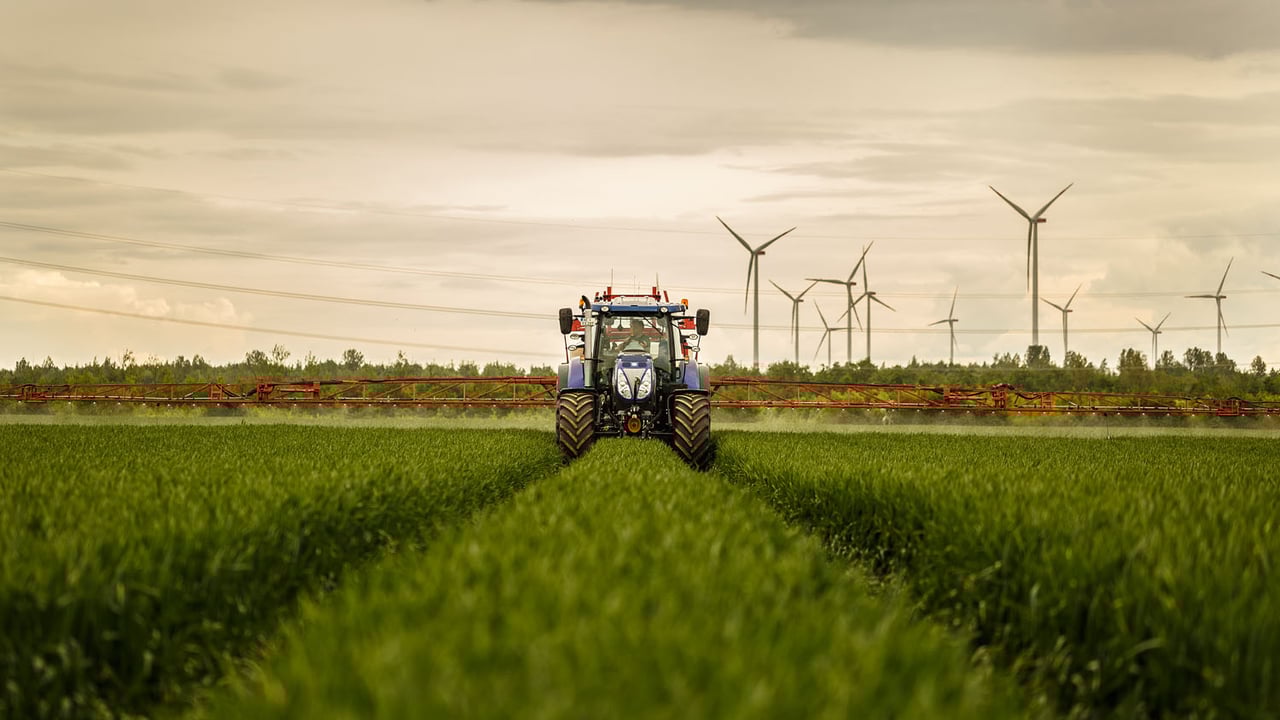 Is a sprayer that can identify weeds on the way?