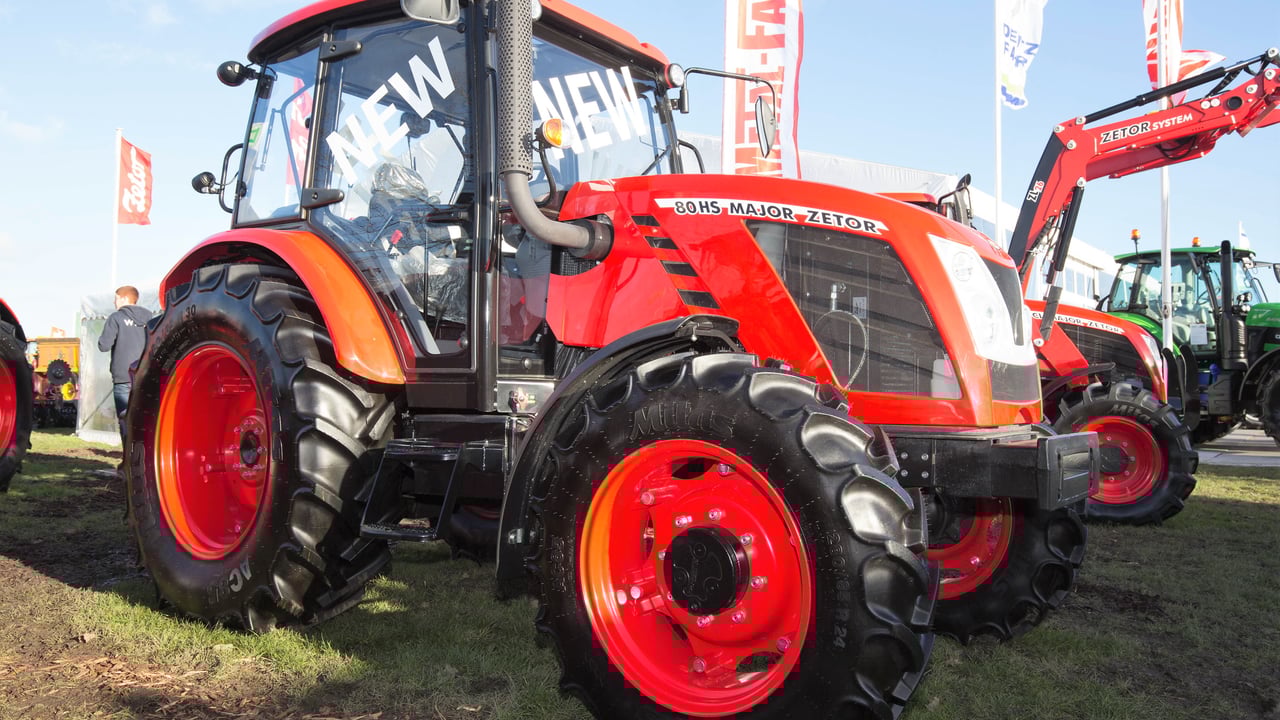 Zetor's Major 80 HS is home to a four-cylinder, 2.9L, 76hp engine. The 24F 24R gearbox has a two-stage torque multiplier (powershift) and an electro-hydraulic reverser (power-shuttle)