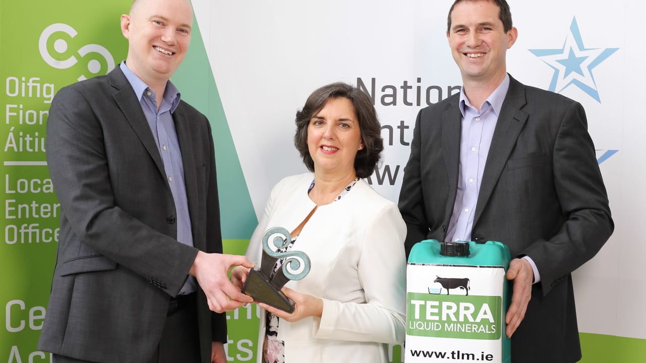 L-R: Padraig Hennessy, co-founder of Terra Liquid Minerals; Anne Donaldson, Local Enterprise Offices; and Tom Hennessy, co-founder of Terra Liquid Minerals. Image source: Martina Regan