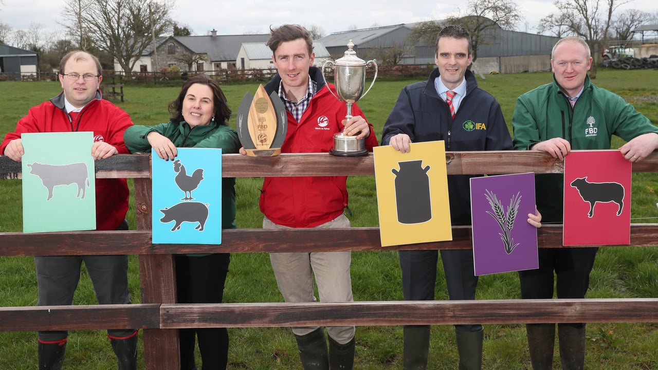 2017 Young Farmer of the Year PJ O'Keeffe with (L-R): Macra national president, James Healy; Carolyn O'Hara, FBD; IFA president, Joe Healy; and Stewart Gavin, FBD