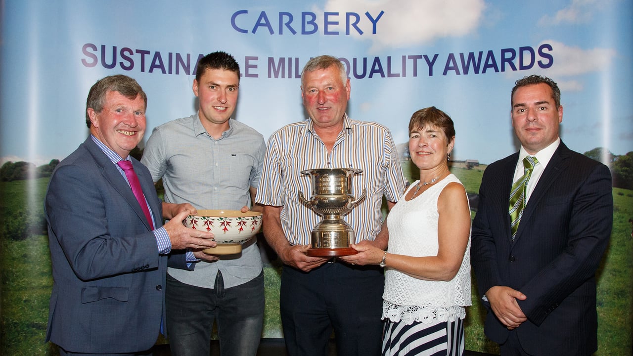 Bandon Co-op winners. L-R: Peter Fleming, Carbery Group chairman; James, Pat and Theresa O'Neill; Jason Hawkins, CEO, Carbery Group. Image source: George Maguire