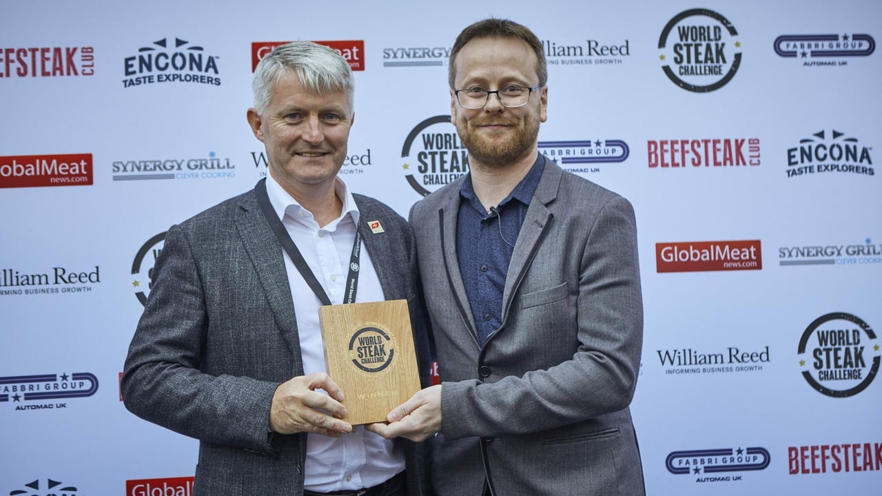 L-R: Eoin Ryan, European sales manager, ABP Food Group and Aidan Fortune, deputy editor, Global News