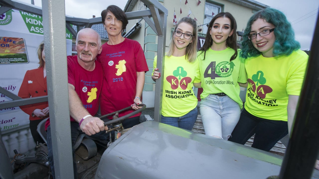 Paul Palmer with his wife Frances and daughters Gemma, Grace and Rachel. Image source: Alf Harvey