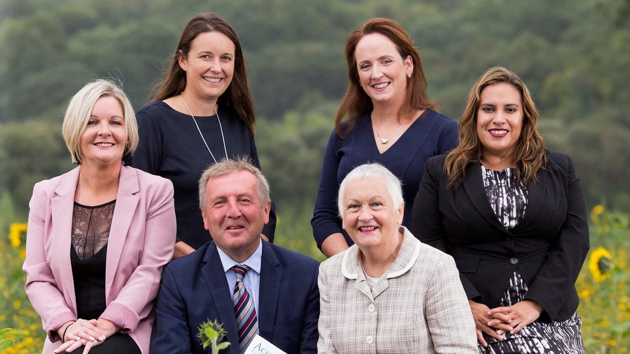 L-R: Joanne Browne, Jo Browne; Lisa Larkin, Durrow Mills; Minister for Agriculture Michael Creed; Paula Fitzsimons, director of ACORNS; Norma Dineen, Bo Rua Farm Cheese; and Cori Calvert, GES Energy. Image source: Cathal Noonan