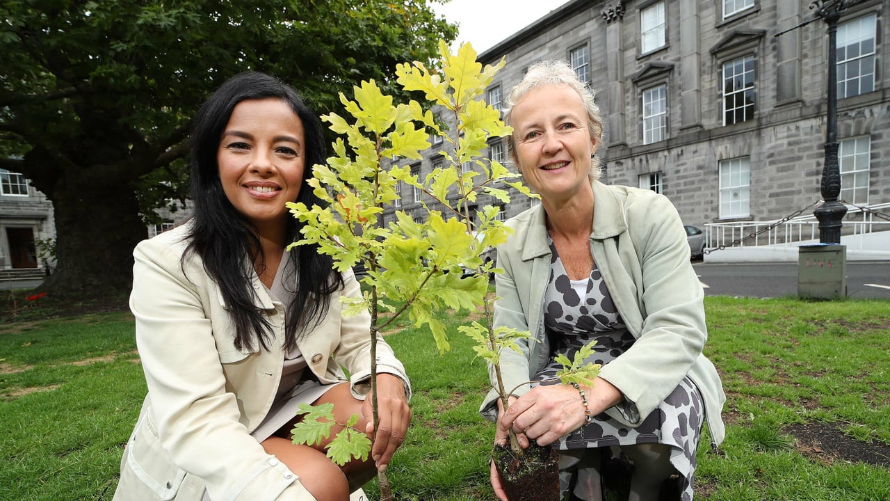 L-R: Liz Bonnin, biochemist and BBC TV presenter; and Aileen O’Sullivan, Coillte ecologist. Image source: Robbie Reynolds