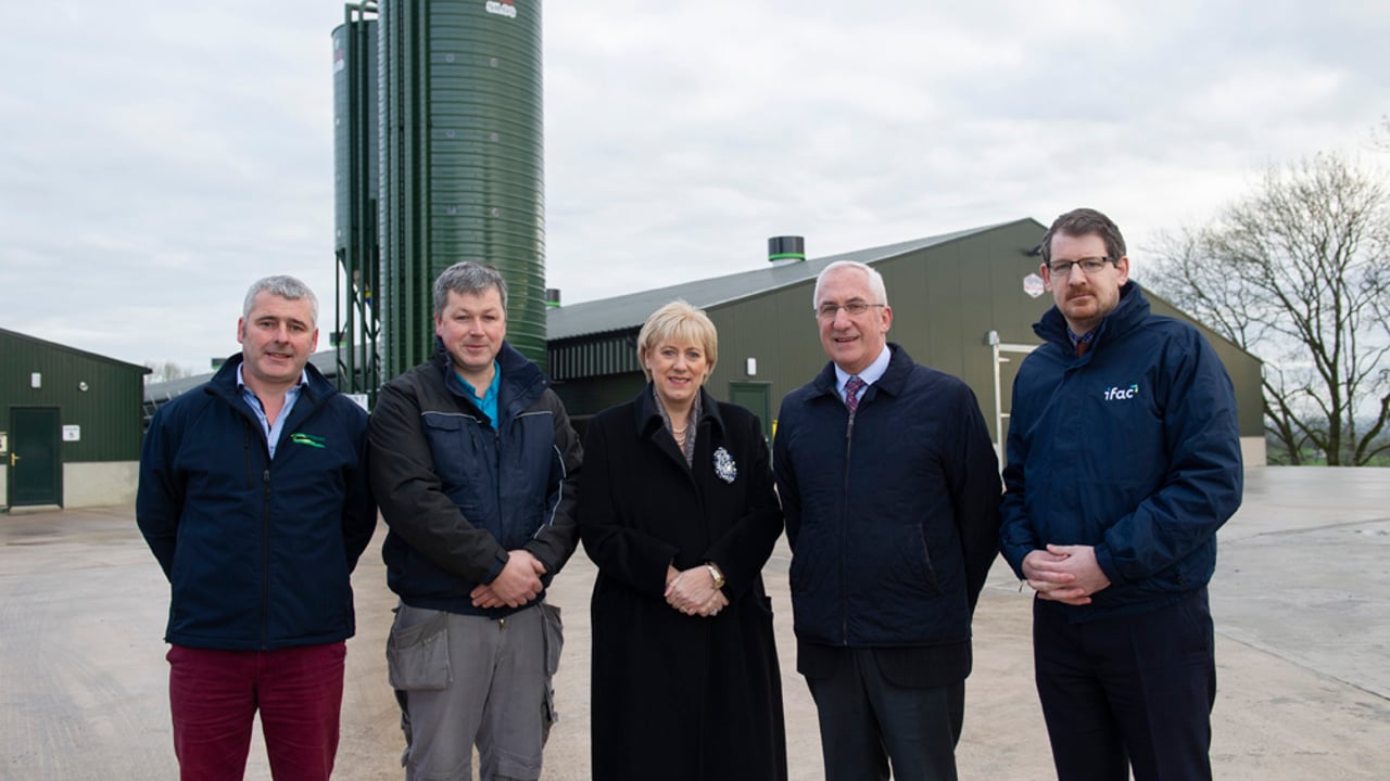 L-R: Michael Duffy, Teagasc poultry advisor; Finian O'Harte, poultry farmer; Heather Humphreys, Minister for Business, Enterprise, and Innovation; Con Feighery, Teagasc; and Ciaran McCabe, IFAC. Image Source: Rory Geary