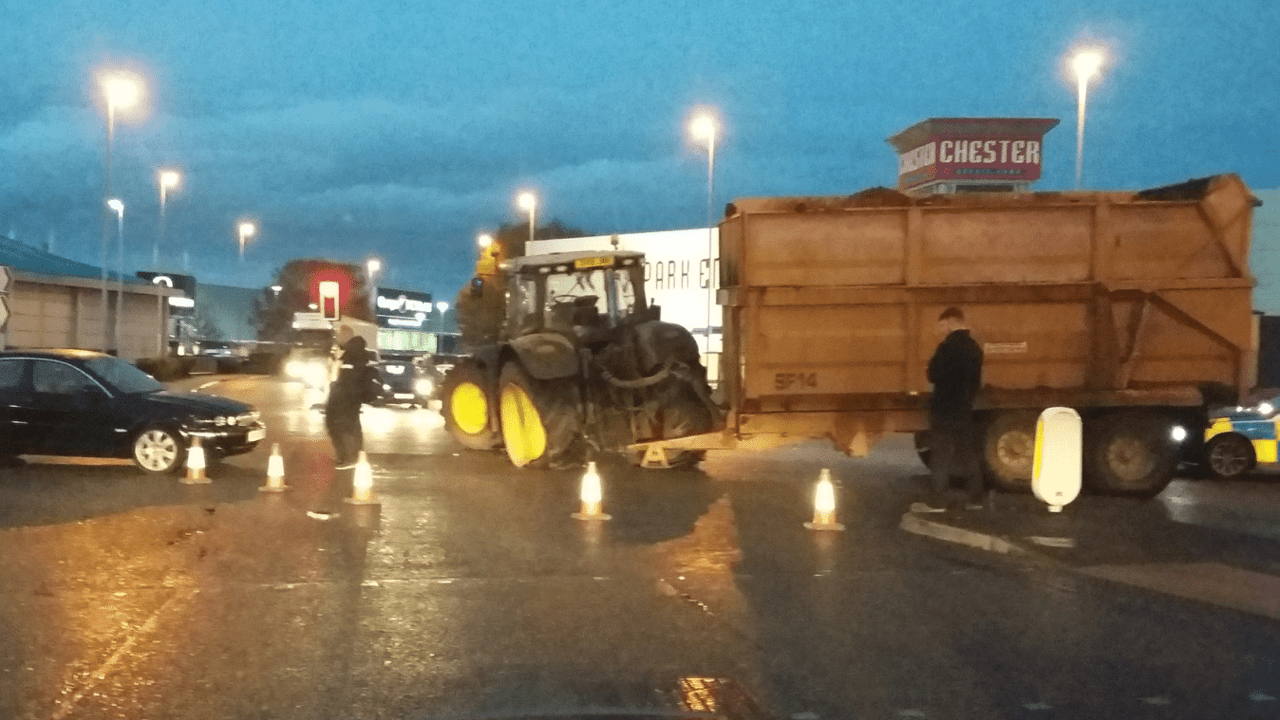 Tractor trailer jack-knife leads to traffic woes in UK