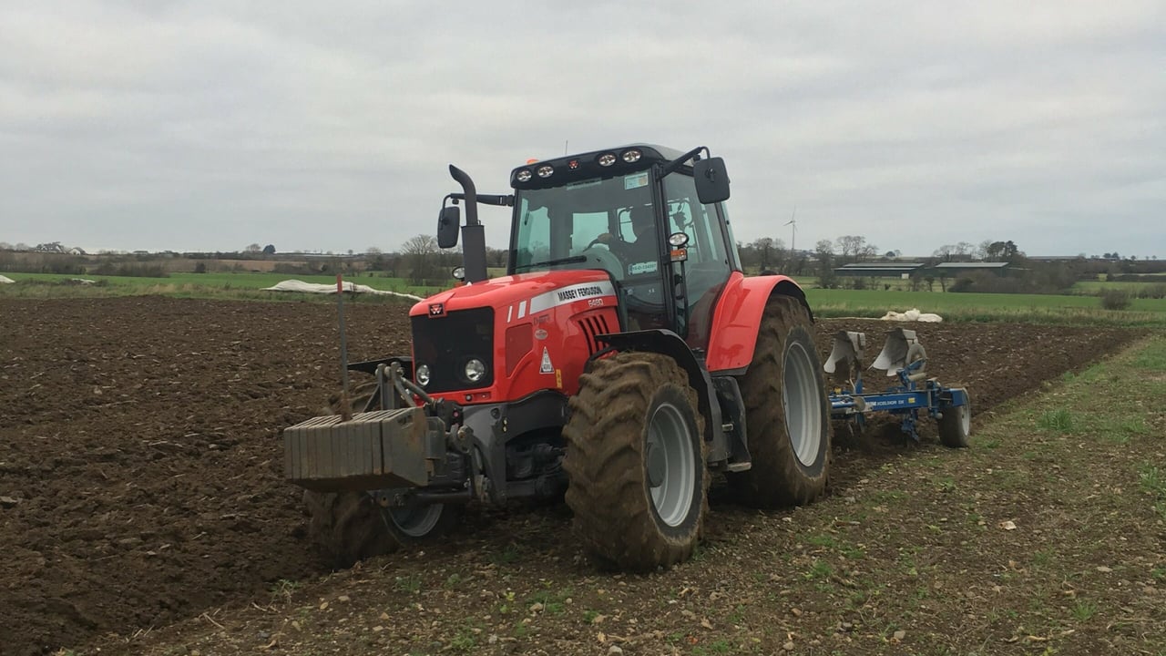 Video: Seedbed prep for spuds on 'Little Christmas'