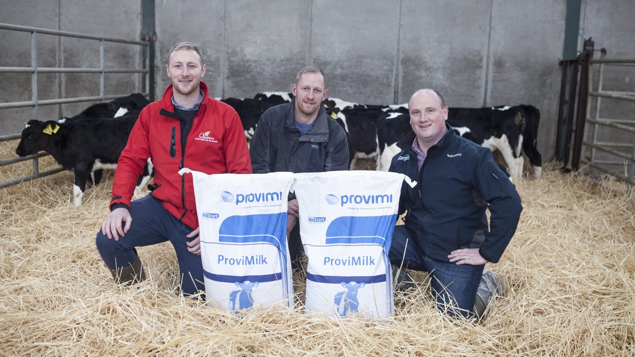 L-R: Ciaran Murphy, Technical Sales Advisor, Quinns of Baltinglass; Wicklow farmer, Peter Osbourne; and  Michael Luttrell, Technical Sales Representative, Cargill 