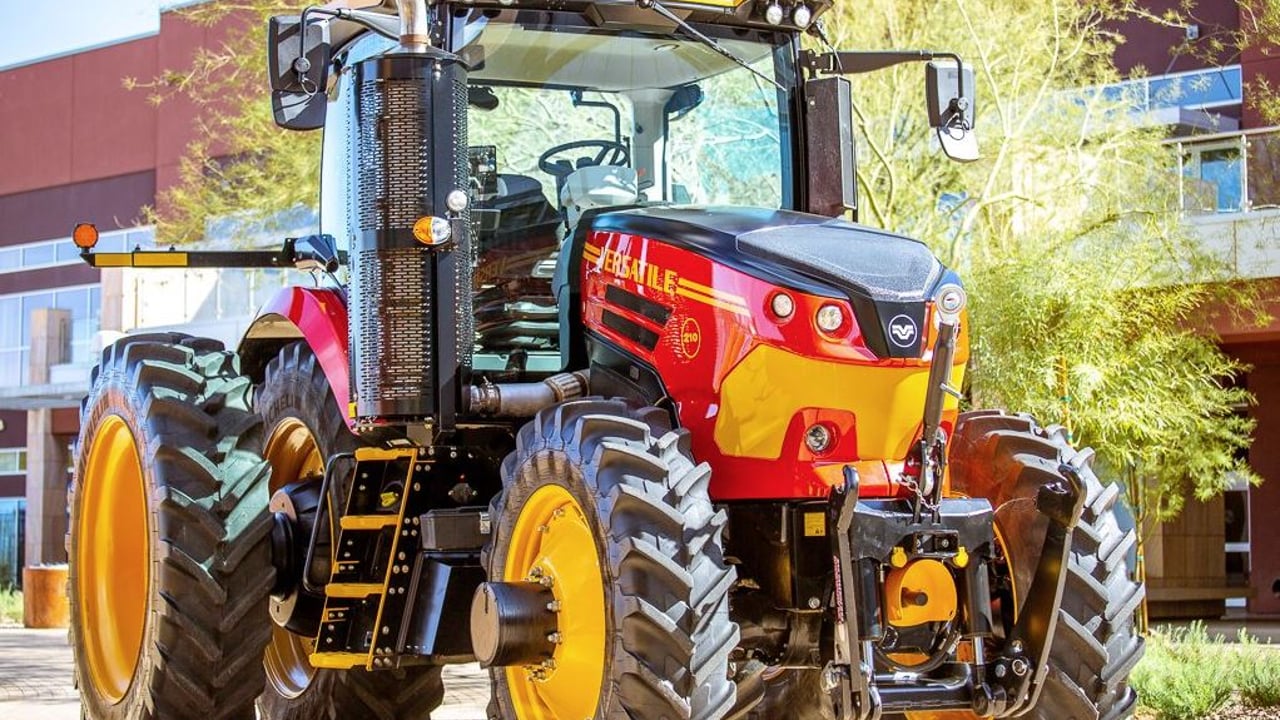 Pics: New 175-210hp Canadian-built tractors unveiled