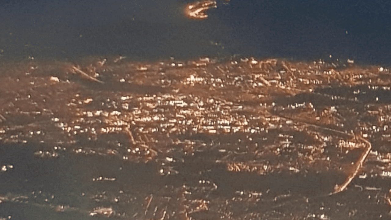 The gorse fire as pictured from a plane flying over Dublin. Image source: Dublin Fire Brigade Twitter page