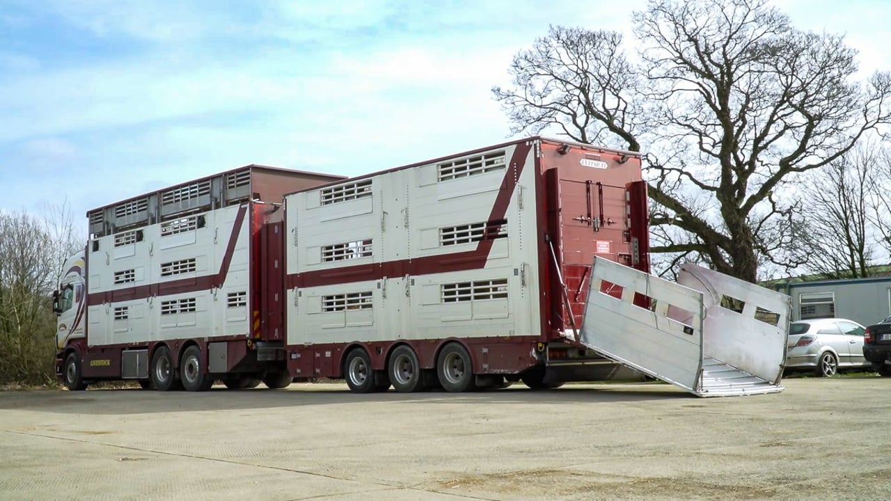 Covid tests for France-bound hauliers for 'at least' a month