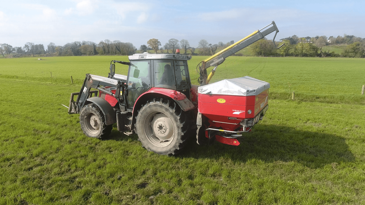 Watch: Spreading fertiliser with ease and accuracy in Co. Limerick