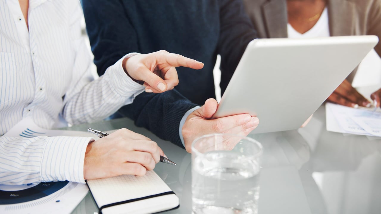 Rural areas 'poorly engaged with digital technology'