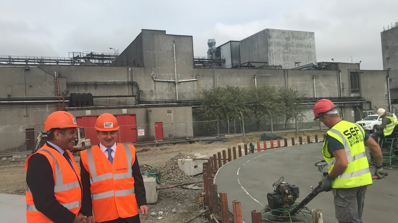 Minister of State, Andrew Doyle, speaks with Peter Nallen, COO of Boortmalt in Ireland