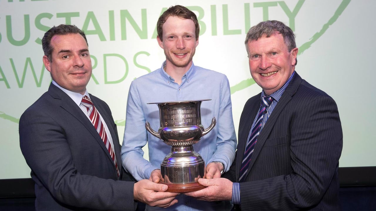 Overall Bandon Co-op winner Nigel Daunt with Carbery Group CEO Jason Hawkins and chairman Peter Fleming. Image source: Don MacMonagle