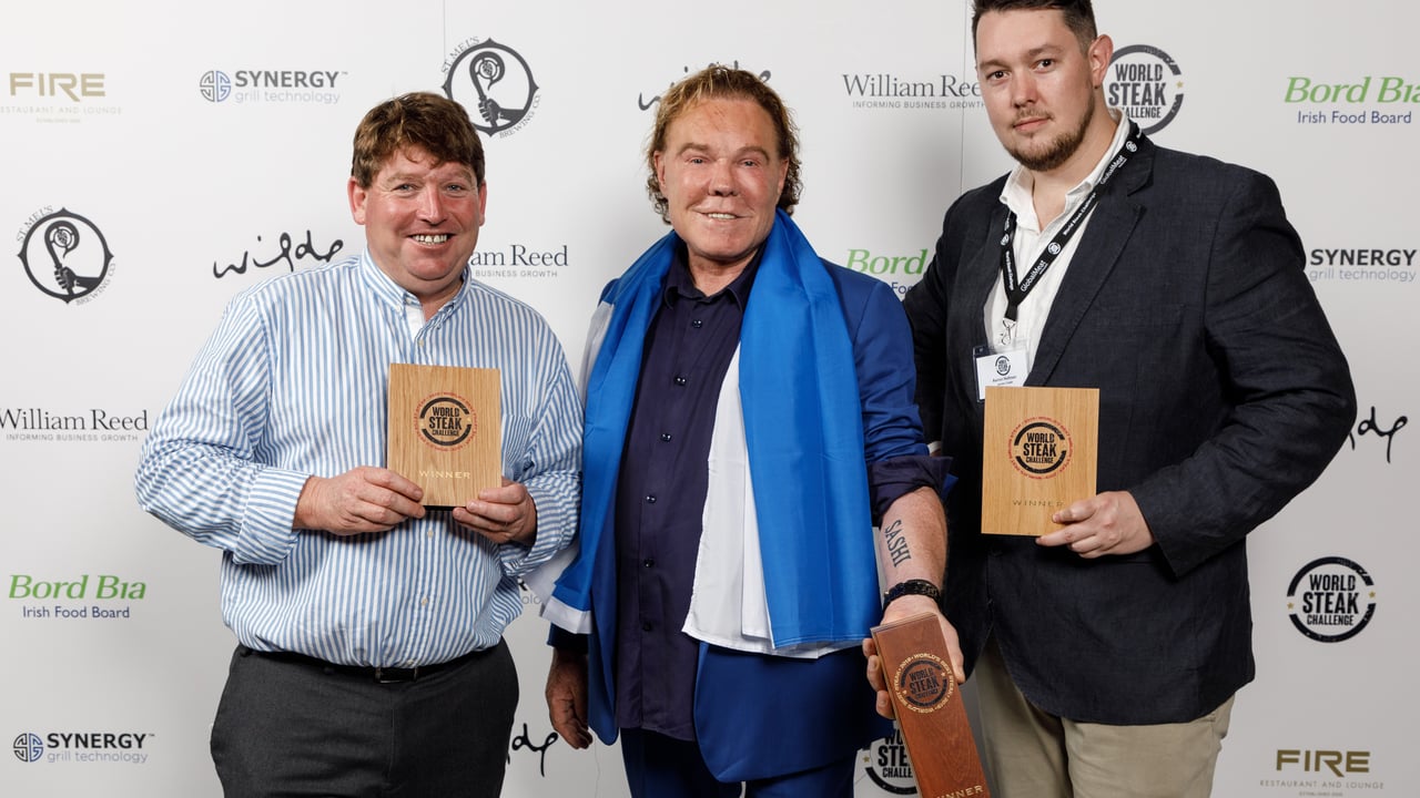 L-R: Eddie Quilty of ABP Cahir Ireland; World Steak Challenge 2019 Champion John Sashi-Nielsen, director of JN Meat International, Finland; and Aaron Hofman of Jack’s Creek Australia. Image source: Global Meat News