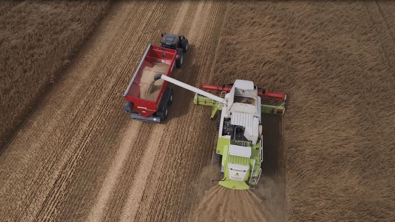 Glanbia Ireland's dedicated gluten-free machinery harvesting Barra gluten-free oats on the Doyle's farm, in Moyle, Co. Carlow, on August 12