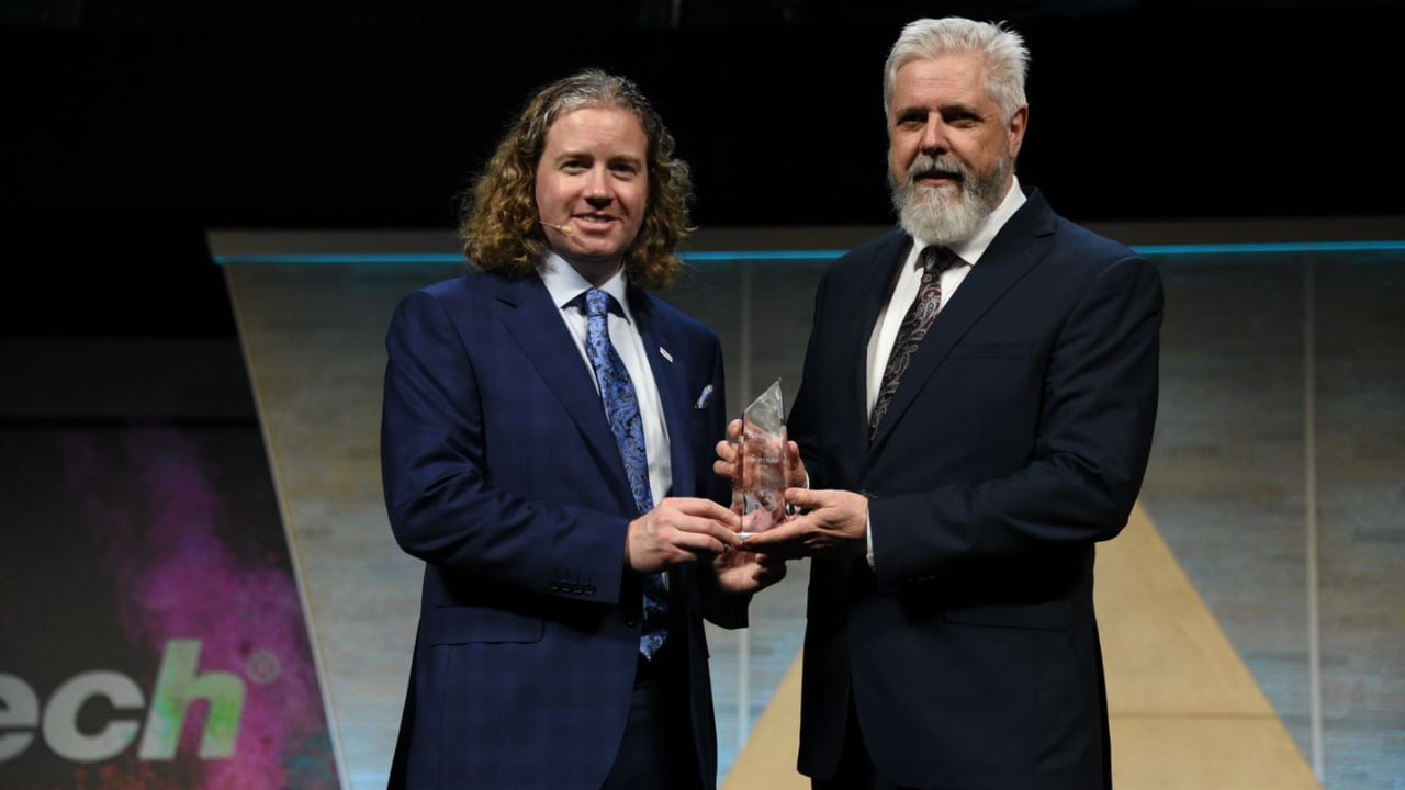L-R: Alltech president and CEO Dr. Mark Lyons and president of the IFAJ Owen Roberts