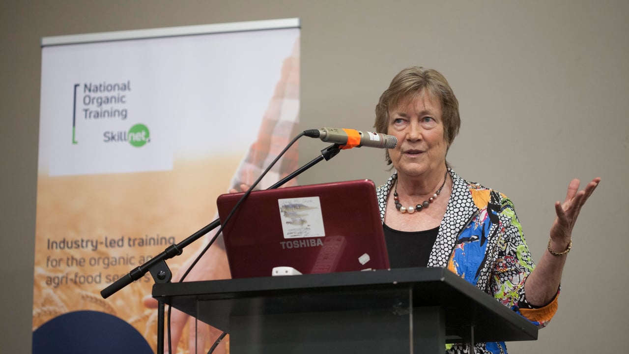 Dr. Christine Jones speaking at BioFarm 2019 in Portlaoise. Image source: Brian Farrell