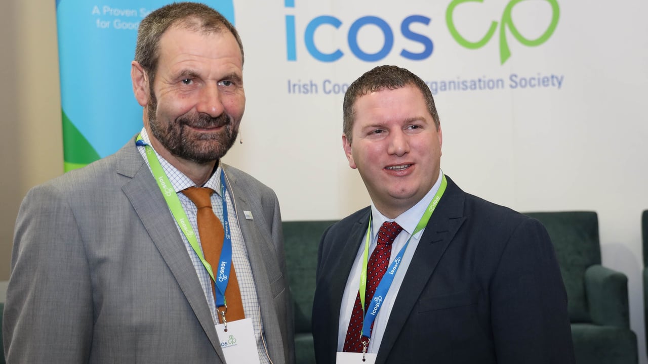 L-R: Jerry Long, ICOS president; and Alan Jagoe of Agri Aware, at the 43rd ICOS National Conference. Image source: Alf Harvey