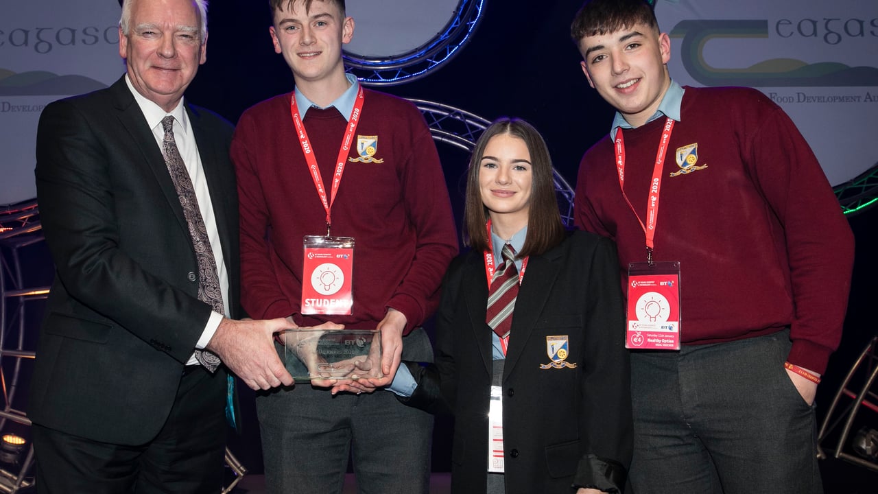 L-R: Declan Troy, director of Food Technology Transfer, Teagasc; Darren Kiely; Bevin Murphy and Omar Daly, Millstreet Community School, Cork. Image source: Chris Bellew, Fennell Photography 2020