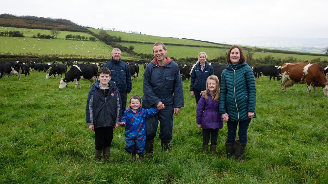 Richard Starrett with his family and Aurivo Farm Advisors Paul Cullinane and Majella McCafferty. Image source: Clive Wasson