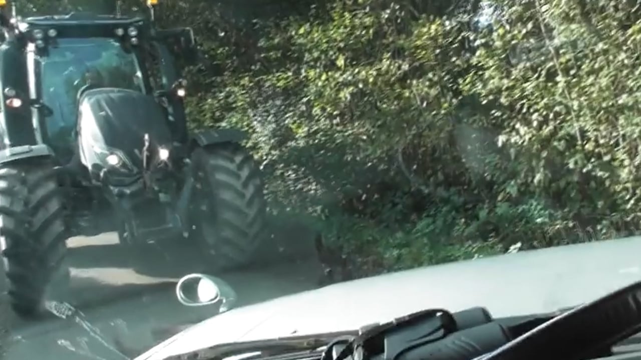 Video: Tractor rams 4X4 during dispute over hunting